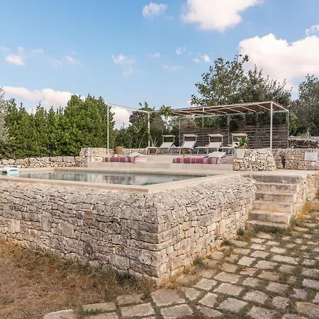 Holiday home Trulli-mestandrea Al Poggio Piscina Uso Esclusivo Noci